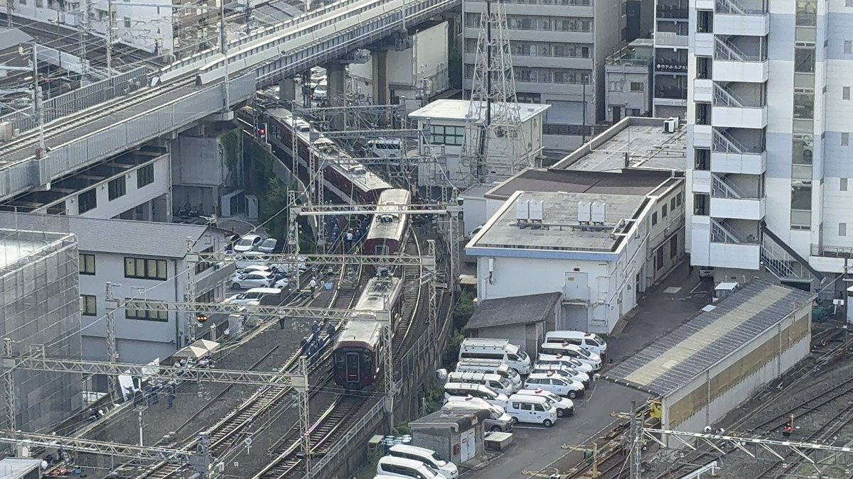 hukushima719's tweet photo. 先ほどの京都駅です。
現在も復旧作業が続いてます。 https://t.co/fk3TuB14CO