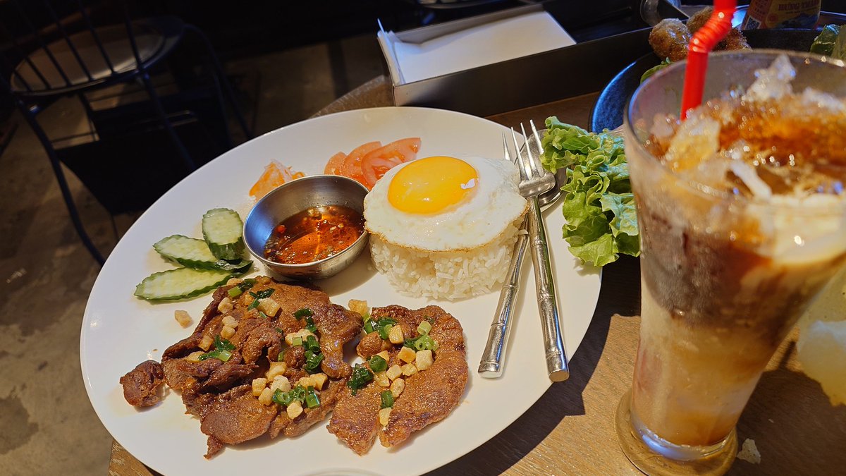 s_star0806's tweet photo. こないだ新宿で食べたベトナム料理むちゃうまかた https://t.co/IG2Twzb9q1