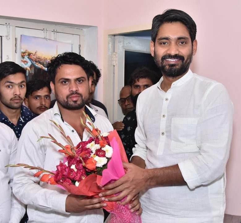 singhmar1995's tweet photo. अखिल भारतीय कांग्रेस कमेटी के राष्ट्रीय सचिव बड़े भाई @Narwal_inc जी को जन्मदिवस की बहुत बहुत हार्दिक शुभकामनाएं, प्रकृति आपको उत्तम स्वास्थ्य एवं दीर्घायु प्रदान करें।।

#pradeepnarwal #pardeepnarwal https://t.co/jfYyUDJBrM