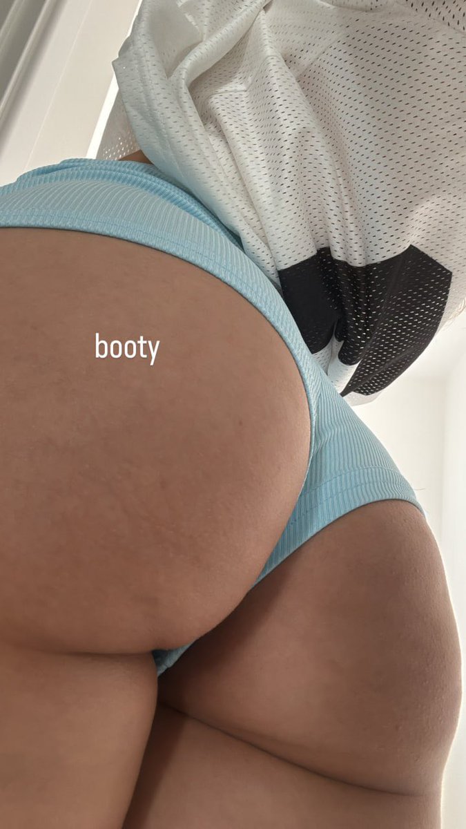 LithhhAva's tweet photo. wanna taste my 🍑? 😋 https://t.co/9nIsy86a3r