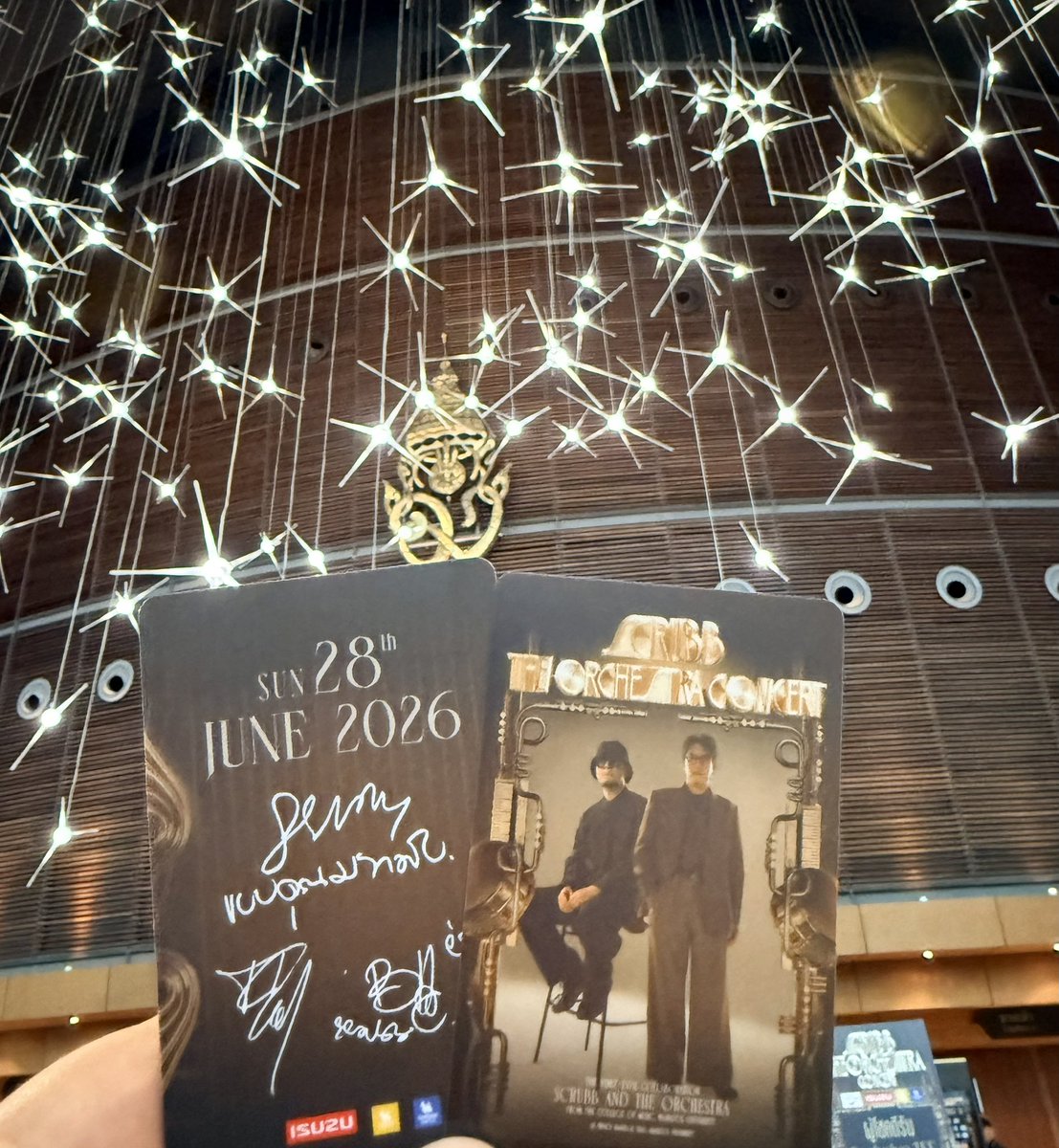 giveeegifttt's tweet photo. เพลงดี ๆ คือการเติมพลังให้ชีวิต ไม่เกินจริง🫶✨
ขอบคุณเสมอที่ยังทำเพลง และร้องเพลงแบบนี้
ปีหน้าเจอกันนนนน 👀
#SCRUBBTheOrchestraConcert
#SCRUBB
@scrubbband https://t.co/AiM9Lezcfk