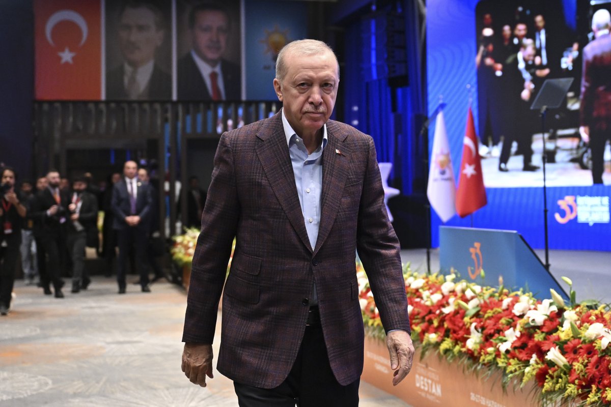 Tvolaycom's tweet photo. Erdoğan: "AK Parti Sadece 86 Milyonun Değil, Ümmetin de Umududur" 

https://t.co/vNuYR0wKUj 

#TGRT #Susakatliamı #CanYaman #blok3 #DenizGöktasderhaltutuklanmalı #Kolombiya #CemKüçük
#ensest #Greenwood #Kürt #Hakaret #Ekremİmamoğlu #Sondakika #Atyarışı @Akparti @RTErdogan @EmineErdogan