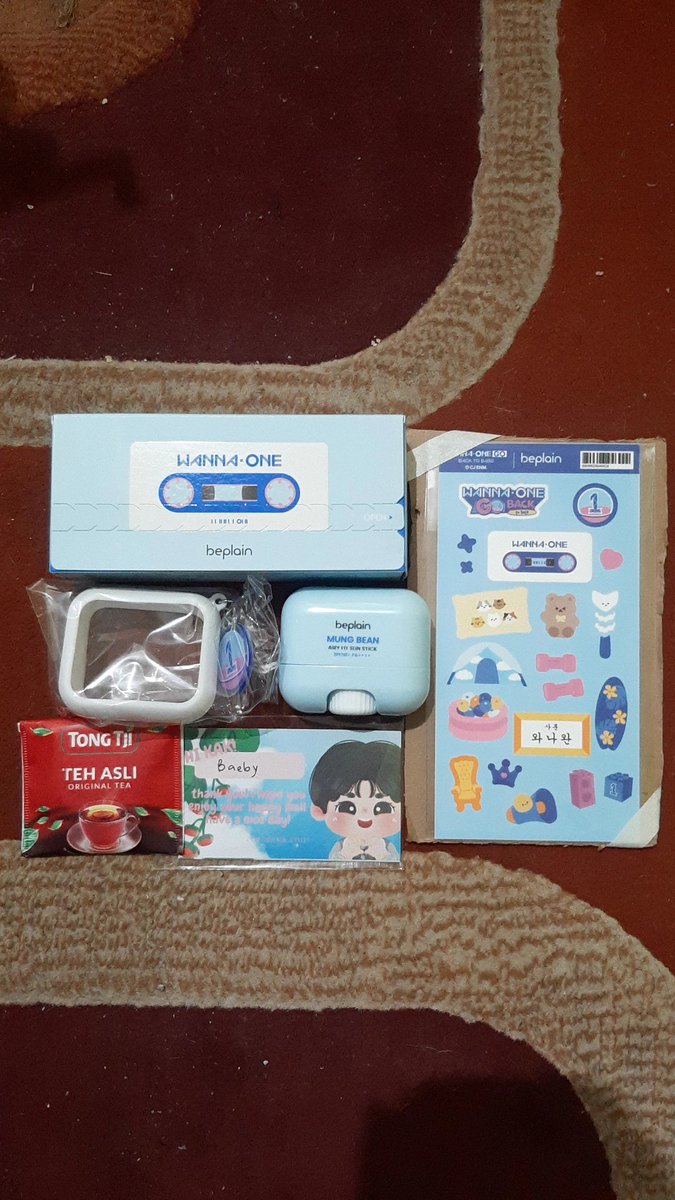 baebydeb's tweet photo. All I Wanna Do, Wanna Oneโ๐ป
Only One, You're The One๐ซถ๐ป๐ฉต
@WannaOne_twt ร @beplain_KOREA ๐
Thank you kak @dyonaeleven ๐๐ป๐
#WannaOne #Wannable #WeWannaGo #WannaOneGoBackToBase #BeplainMungBean https://t.co/OrXpta8yBe