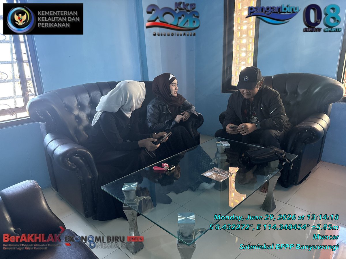 Davi_Choiris's tweet photo. Senin (29/06/26) A. Davi Choiris, Luhkan kab Banyuwangi,Pendampingan Mahasiswi UINHAS Jember terkait Strategi komunikasi antar umat agama dalam tradisi Petik Laut-Muncar
@bppsdm_kp @pusluhkp @disperikananbwi @bppsdm_bp3bwi
#luhlapor #GiatLuhkanSatminkalBWI https://t.co/i2DA7YaxDD