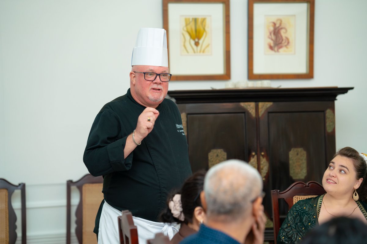 CanHCSriLanka's tweet photo. Earlier this month,  HC @IsaboMartin was delighted to host a special evening celebrating #Canadian and #SriLankan diversity through the rich lens of #CulinaryHeritage. 🍁🇱🇰🍽️
#CanadaInSriLanka  #FoodBringsUsTogether  Photo Credits : @pulse_lk https://t.co/In3VFswjLg