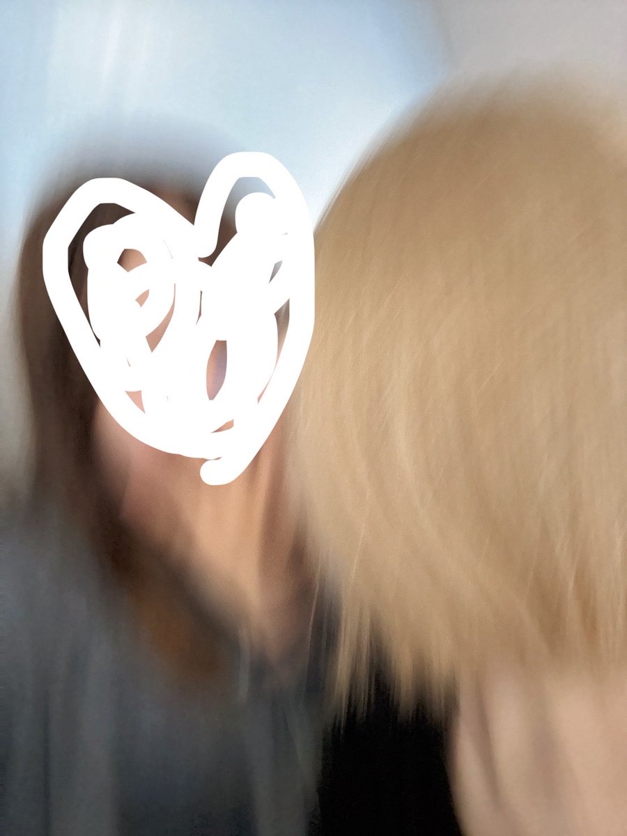 snowy___day's tweet photo. おでに壁ドンしてる写真ブレブレすぎてじわる https://t.co/r2NcNBJuCh