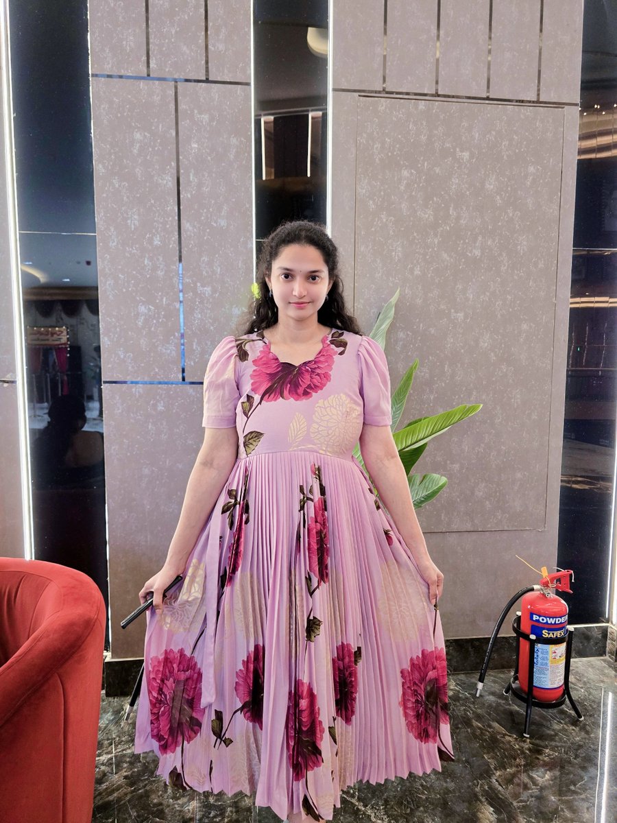 SumiiTalks's tweet photo. Link π
https://t.co/yY3jJzUVZe
#combo #sareelovers #frockstyle #ootdfashion #indowesternoutfit https://t.co/QIgwFKExsc