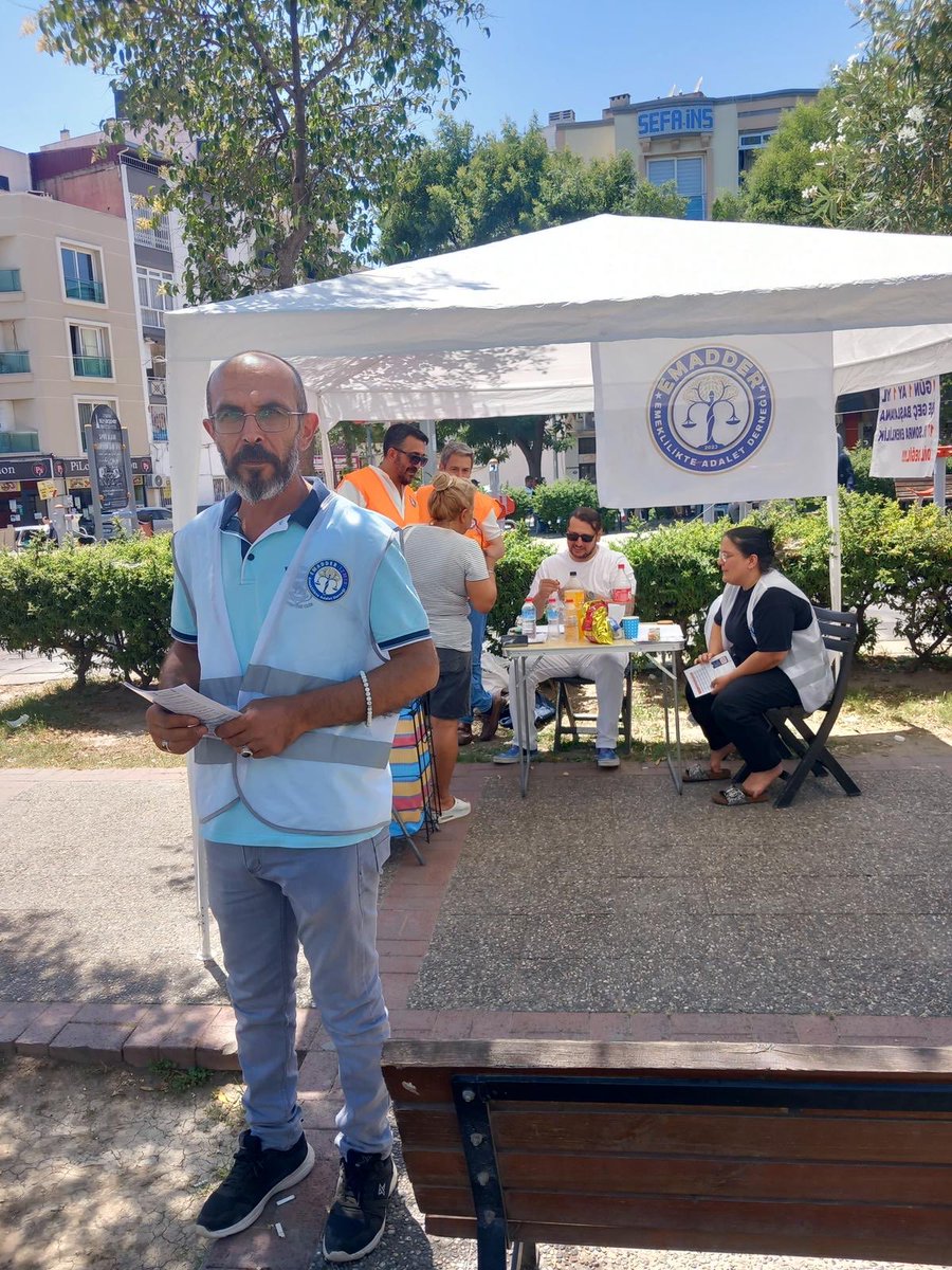 EmadDernegi's tweet photo. 📍 EMADDER İZMİR’DE SAHADAYDI!

Emeklilikte Adalet Derneği İzmir İl Temsilcilerimiz ve üyelerimiz, gerçekleştirdikleri stand ve broşür etkinliğiyle kademeli emeklilik mağduriyetini vatandaşlarımıza anlatmaya ve mücadelemizin sesini sahada büyütmeye devam etti.

Her temas, her anlatım ve her destek; milyonların adalet arayışını daha görünür kılmak ve haklı davamızı daha güçlü taşımak adına büyük önem taşımaktadır.

Sahada emek veren, mücadelemizi büyüten tüm temsilcilerimize ve üyelerimize teşekkür ediyoruz.

⚖️ Haklı mücadelemiz, omuz omuza büyümeye devam edecek.

Telegram Linkimiz;
https://t.co/NWANCZuWpB

Emeklilikte Adalet Derneği

@EmadDernegi
@EMADDER_KADEME
#KademeŞartOldu