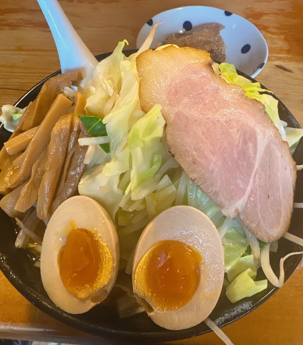 MiMiPiNK49's tweet photo. 👑ら・けいこ 東片端👑
🍜ラーメン🤍400g
     セブ肉🤍メンマ🤍味玉

都合でにんにくなし😞💔
でも！パンチききまくり
麺とスープ♡お肉たちも最高🐖🐖
丼内の温度も最高♡♡
ほんっとおいしいです♡♡
いつもありがとうございます🥰

#らけいこ
#ラーメン好き https://t.co/K75nmgs61N