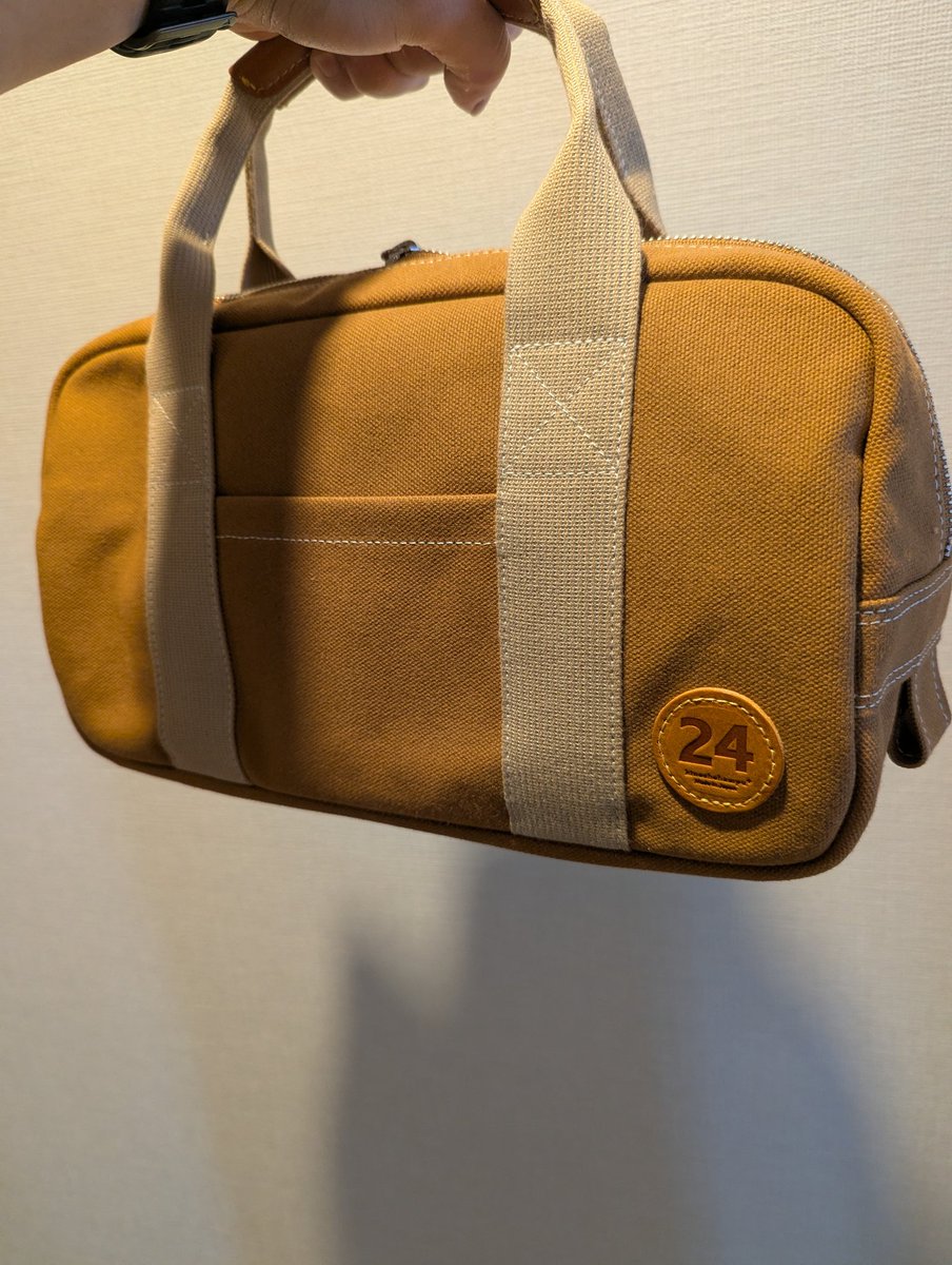 CGAgolf38's tweet photo. しばらくラウンドには行けてませんし、まだ行ける予定もないですが…
カートバッグが届いた！嬉しい。
#木の庄帆布　#カートバッグ https://t.co/KGmtFUmiTa