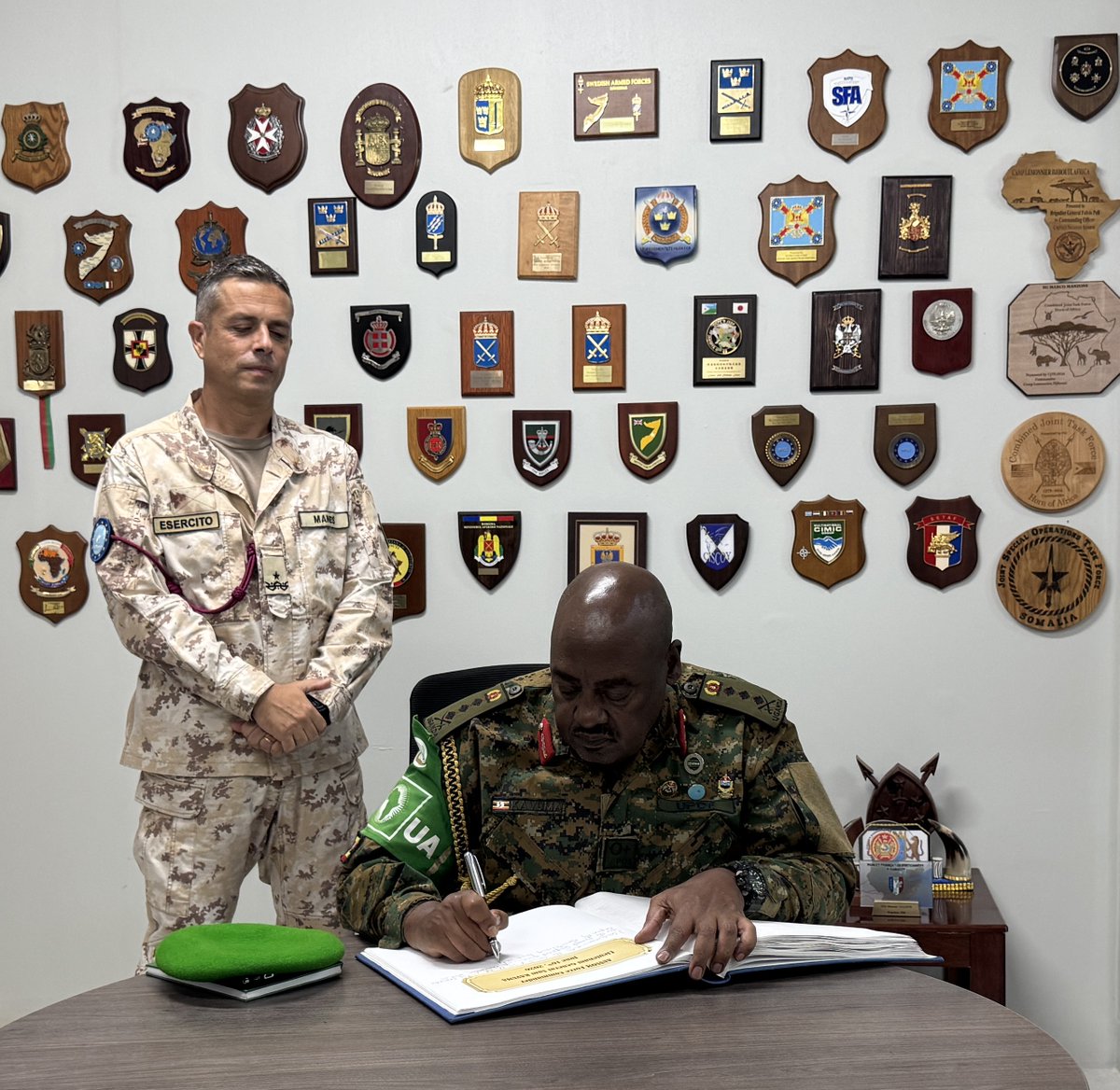 EutmSomalia's tweet photo. EUTM-S welcomed the AUSSOM Force Commander to Mogadishu, reaffirming our shared commitment to supporting Somalia’s security institutions. 

#EUTMSomalia #AUSSOM #Somalia https://t.co/J2kZoaDFsE