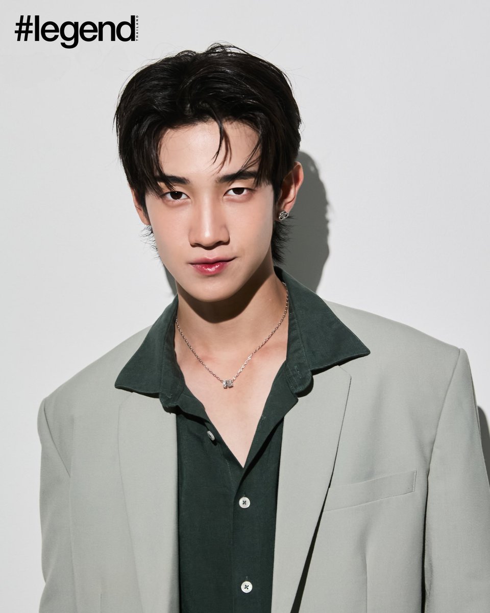 almondebutter_'s tweet photo. อายุ 18 กับ 17 ยังหล่อมากขนาดนิ ถ้าโตมากกว่านิ 😭😭 https://t.co/OgtML8DDIH