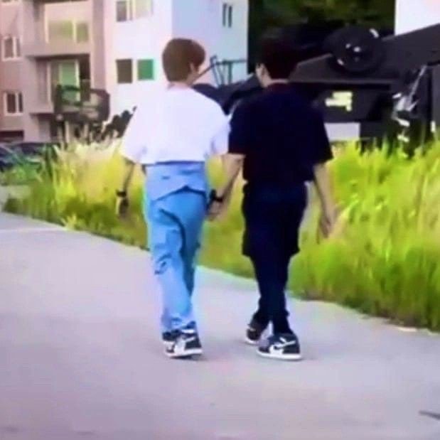 scorpiyu's tweet photo. im sad mi minbin https://t.co/WoVGM3VWRZ