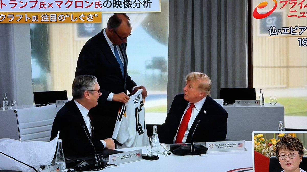 S93sVgn's tweet photo. これTrumpって名前入りを見て顔変わったような気がする
#primenews https://t.co/f45otqpMkM