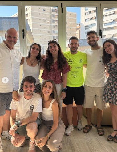 ProydeZaragoza's tweet photo. Ayer celebramos el envío de los voluntarios de verano, un momento especial para acompañar y despedir a Leyre y Claudia que dedicarán parte de su tiempo y de su corazón al servicio de los demás en Argentina y Costa de Marfil en los proyectos de @proyde ❤️ https://t.co/vu4FIBmAP0