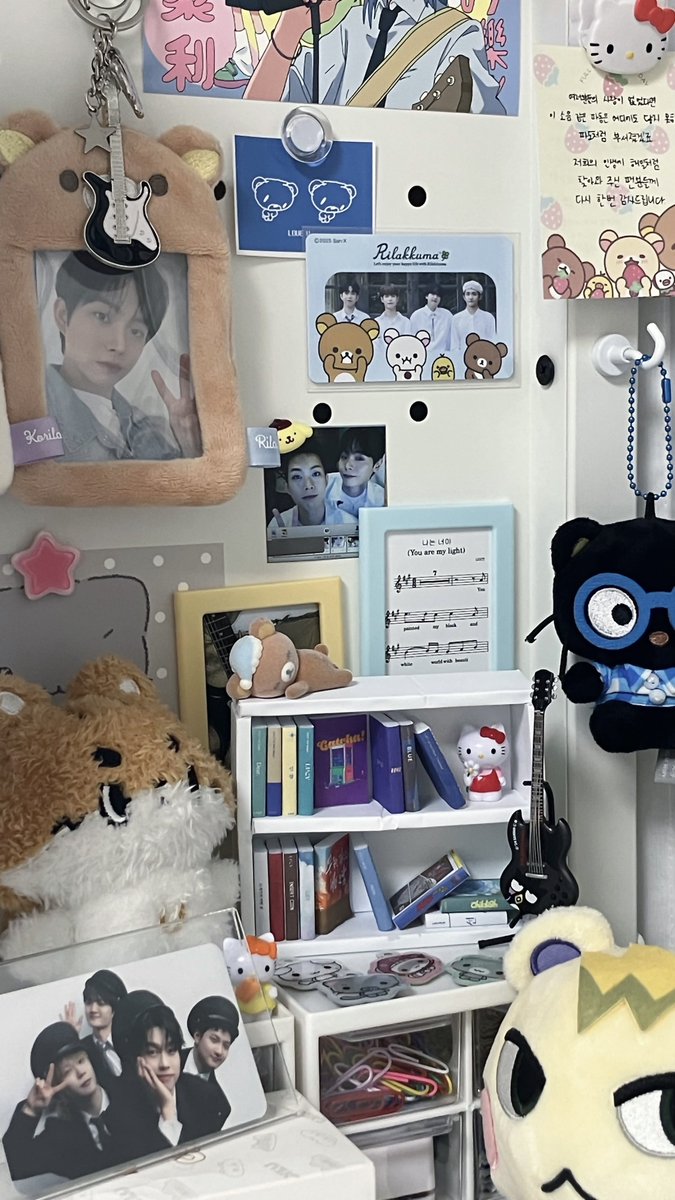 lucynex2's tweet photo. 루시 앨범으로 미니책 만들기 📗📕 https://t.co/oyYGEghsxO