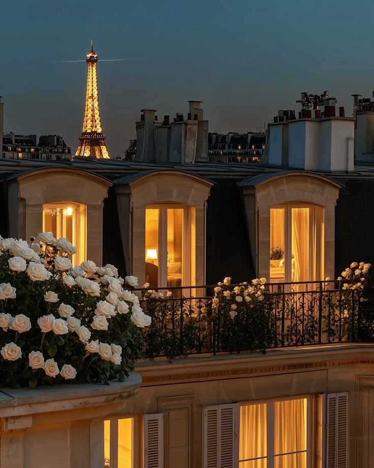 reminiscinbby's tweet photo. dreaming of parisian nights https://t.co/DS47Qwn8fY