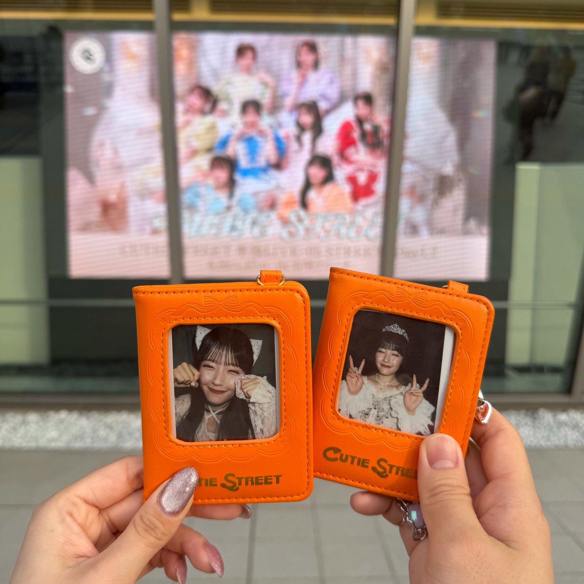 _EMIKAWAII's tweet photo. 撮可にはしっかり負けたけどこんなに大きい会場でしっかり出席確認してくれる🫵🏻えみさんがとてもはなまる💯でだいすき｡ﾟ(ﾟ-᷅⩊-᷄ ﾟ)ﾟ｡
ヒトサジと解を交互に出してくるのとても良きでした。キャップに会えたのがも〜〜なにより、幸｡ﾟ(ﾟ-᷅⩊-᷄ ﾟ)ﾟ｡⚡️ https://t.co/PEZEqKuITw