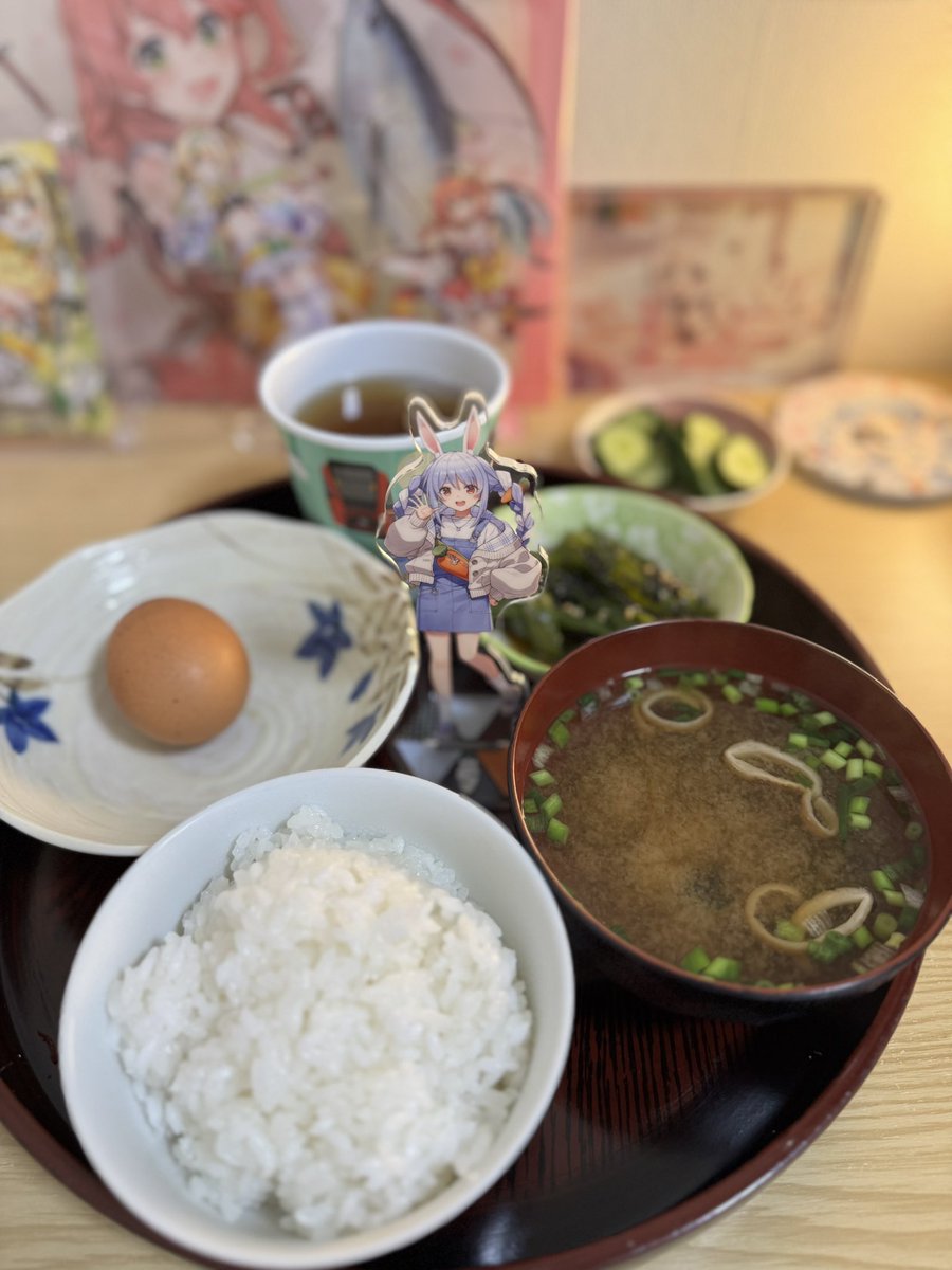 ONOGON5's tweet photo. たまごかけご飯🥚🍚
味噌汁🟤ピーマン🫑きゅうり🥒
ぺこ茶🍵

あさげ・ひるげ・ゆうげの中では『あさげ』を一番食べてる気がするぺこ🐰☀️ https://t.co/UnTxtKU3CM