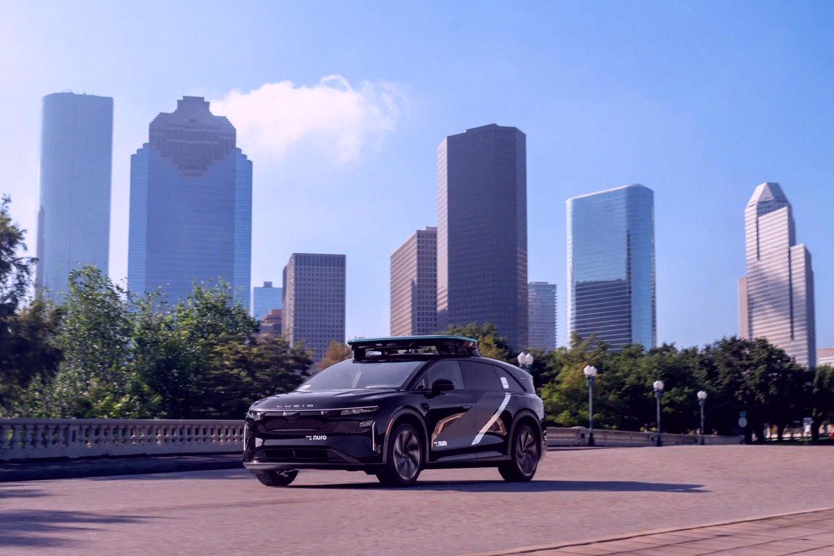 asweet723's tweet photo. Uber（$UBER）が来年からヒューストンで無人ロボタクシーを始めるらしい🚗✨使われる車はLucid（$LCID）とNuroが開発したものだって、Bloombergが報じてたよ。 https://t.co/EH3MSy96UJ