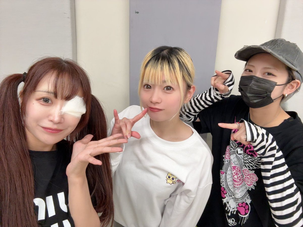 sekai_gyakuten's tweet photo. パチキャンさんとのコラボライブのレッスンをしてきました！

6/20(土)お楽しみに....🍬🤟🏻 https://t.co/78NTbHpbrN
