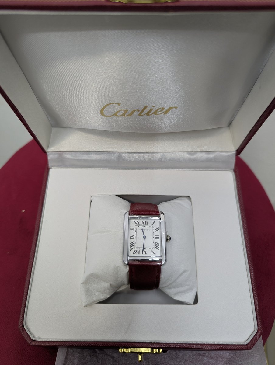 perfectthingz_'s tweet photo. Montre Cartier disponible 😍♥️
Prix 💰 35 000Fcfa
🚚 Livraison et expédition gratuites 

#MercrediBiz https://t.co/6reZOliz2j