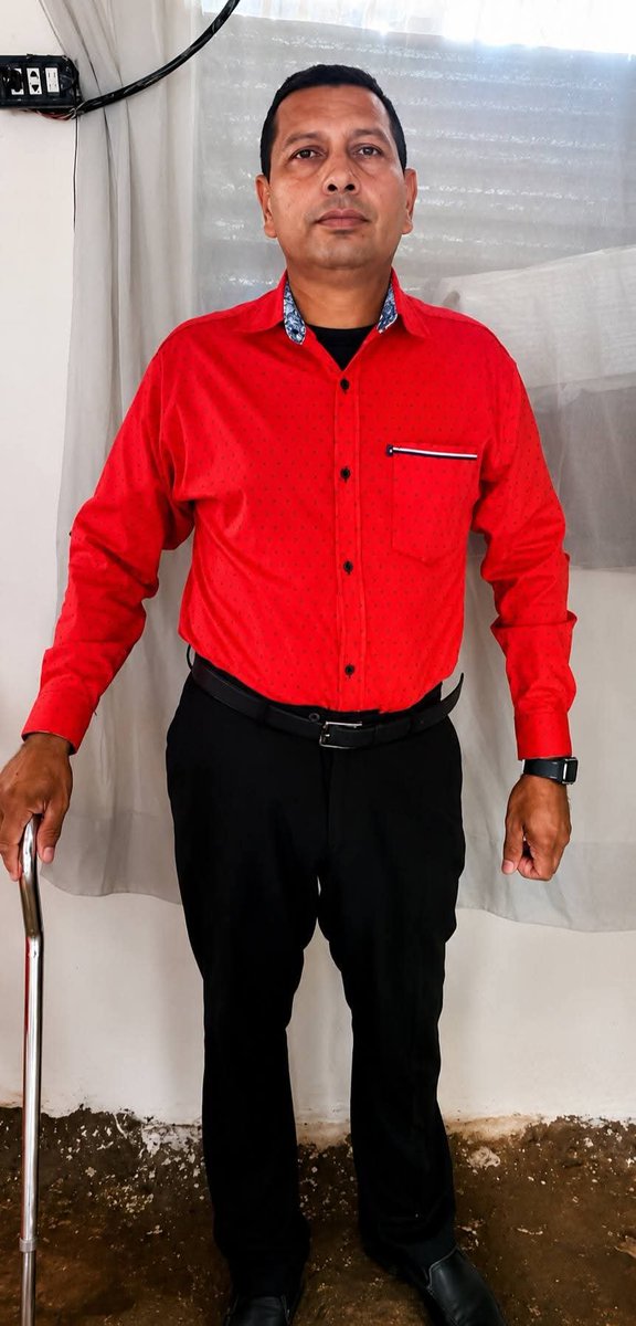 ElJusticiero_SV's tweet photo. 🚨UN PASTOR FALSO NO PUDO ESCAPAR; TENÍA LA ESPALDA TATUADA DE LA MS-13

​Se le acabó la farsa a otro criminal que pretendía ocultarse detrás de la fe. Las fuerzas de seguridad capturaron a un peligroso miembro de la estructura MS-13 alis "Gato sonto" falso profeta #RT SÍGUENOS https://t.co/DDnqXjrOnl