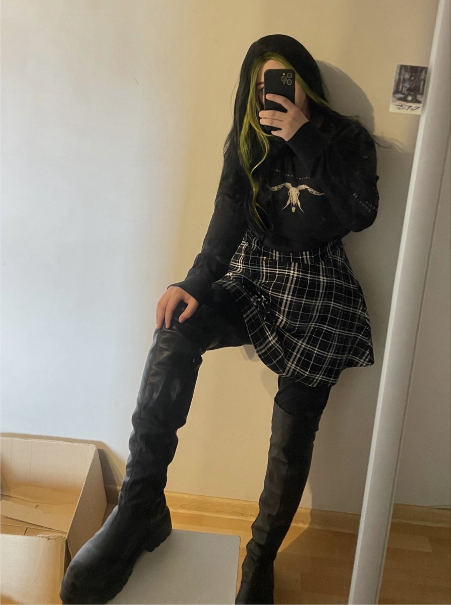 xann4r0se's tweet photo. Ficik na pazy. Świnki będą miały co opłacić 😈 https://t.co/cZ0Ut8tL5x