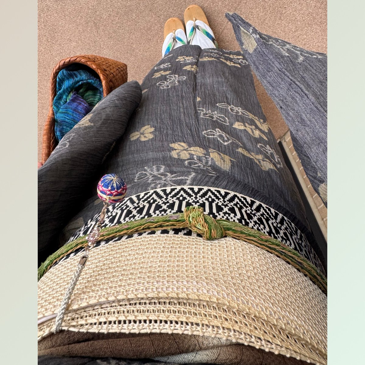 AKimono7's tweet photo. 小千谷縮、羅帯始めました🎐
昨日は最高気温26℃だったので麻襦袢でも心地よく、先輩宅へ🏠訪問👘
色遊び無しの正統派コーデで伺ったらすごく喜んでくれました🤭
おしゃべり中もずっと着崩れを心配していたらしく、襟が本当に崩れないのね❗️って最後に言われて爆笑🤣 https://t.co/0iVPKU58Ru