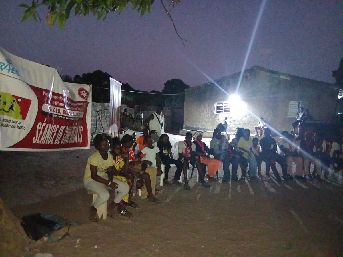 reseau_MGF_ME's tweet photo. 🎬 Ciné-débat à Moricounda (Sédhiou) avec les jeunes de la Croix-Rouge sur la prévention des grossesses précoces et des mariages d'enfants.
Activité mise en œuvre avec l'appui de l'@ong_raes , dans le cadre du programme #CestLaVie.
#Sédhiou #JeunesseEngagée #Prévention #ONGRAES https://t.co/0y2yjiShDY