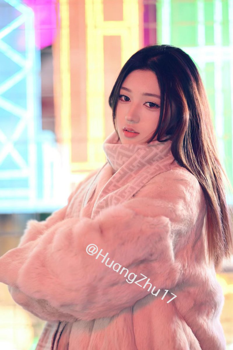 HuangZhu17's tweet photo. @Zhuiue4 曝光女友～ https://t.co/22UOxxSesl