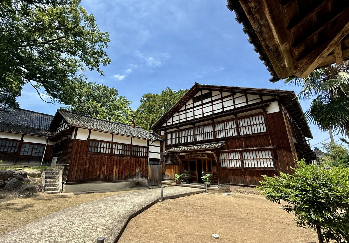 TamaImado's tweet photo. 今日は富山県南砺市のお寺に泊まります．民藝美術館のような素晴らしい宿．

https://t.co/w1AxzMnsno

#杜人舎
#南砺市 https://t.co/kfYyWoG8dk