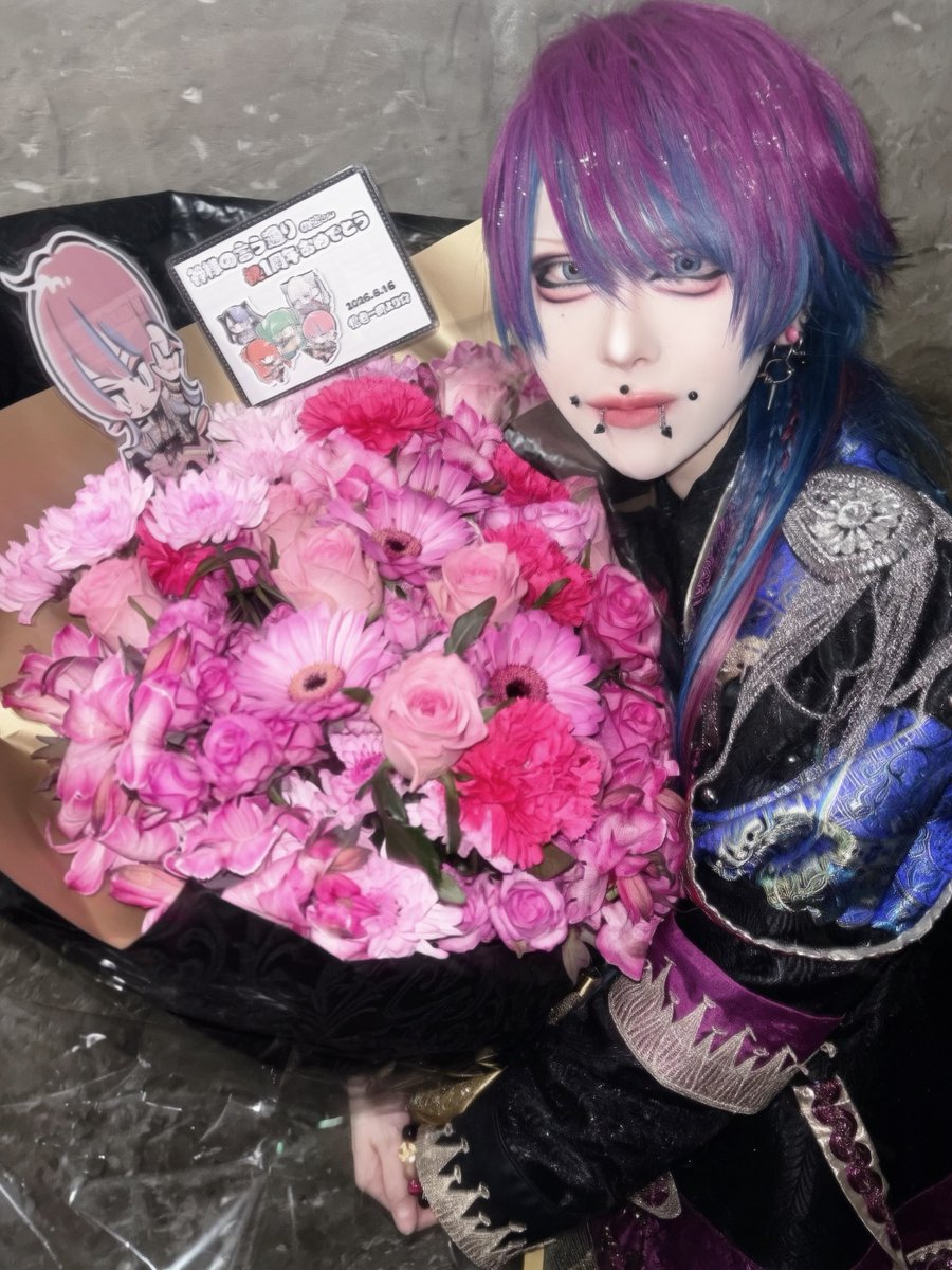 yoru_kamisama_'s tweet photo. 神様の言う通り1周年単独公演 「救済」 https://t.co/oNSEI0ktA2