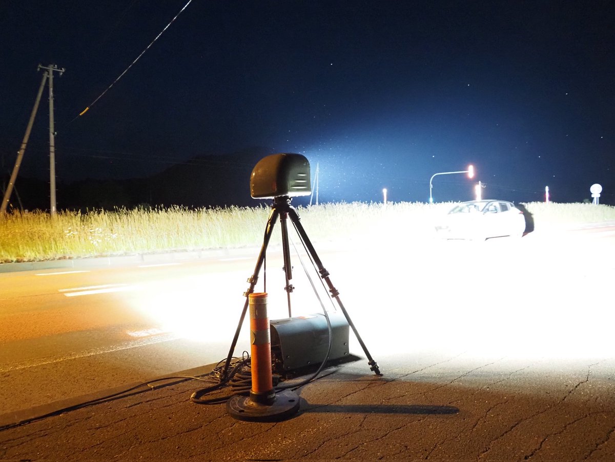 mst_hide's tweet photo. 石狩郡当別町 国道275号にて可搬式オービス「北欧くん」稼働中との報あり。
真実の瞬間に遅れをとり、光らせたドライバーを撮影できたとの事。 https://t.co/70W4gtscXx