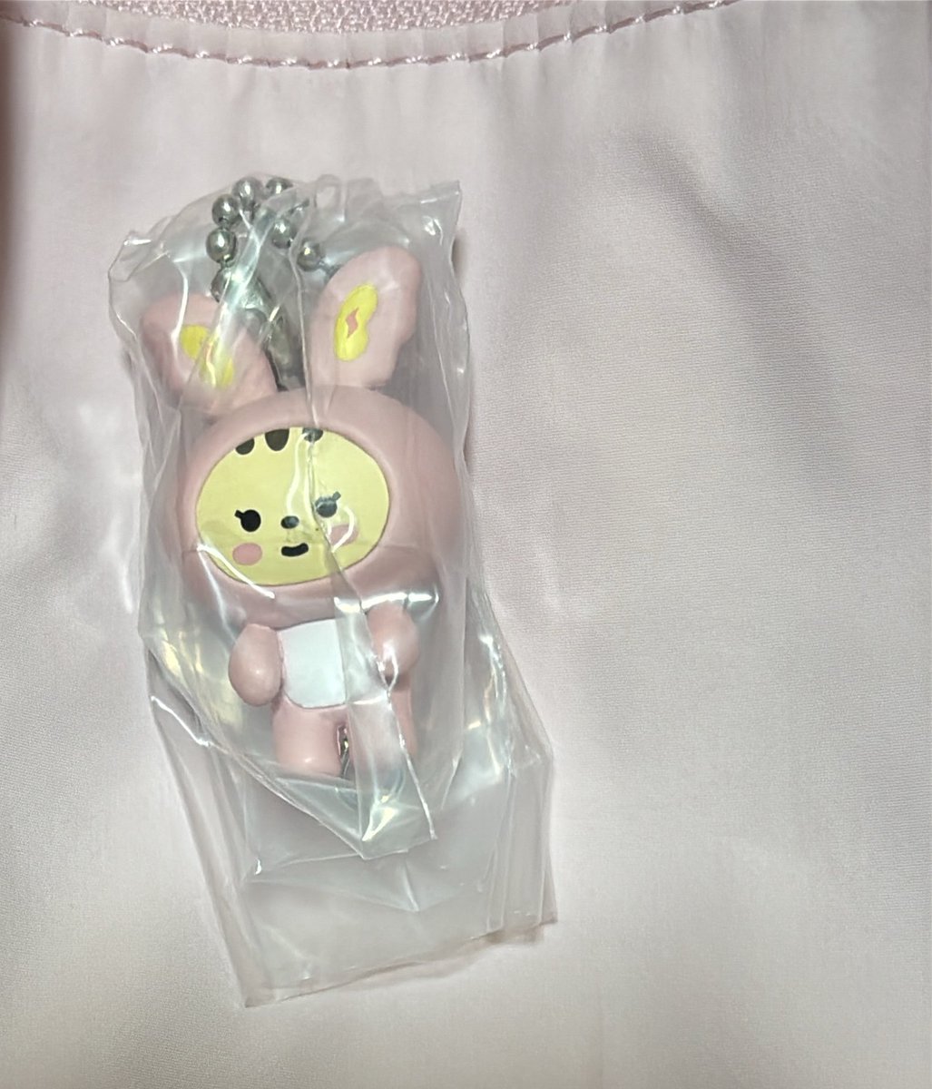 chanm0m05's tweet photo. MINITEEN ミニティーン　ガチャ　カプセルトイ
つまんでつなげてますこっと　でらっくす
交換　譲渡

譲    👼⛓️

求　🍒⛓️ 

郵送交換

条件に合う方、お声がけよろしくお願い致します🙇‍♀️
#seventeen交換 https://t.co/GChXguTjwj