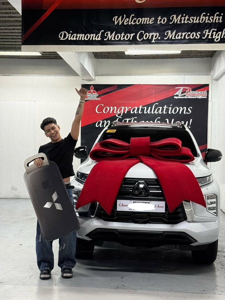 maxiejyl's tweet photo. jebot's dream car! ✨️ pinag hirapan at pinag ipunan nya raw hardddd, deserve!!! so proud of u, my superstar 💙 ILYSM https://t.co/DXXCOVG8nl