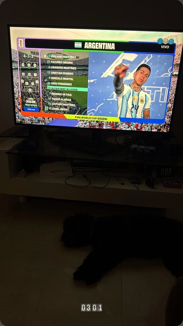 serjare's tweet photo. #hijo1 arrancando a ver el partido a las 3.00 desde España https://t.co/3QN1hpib5F