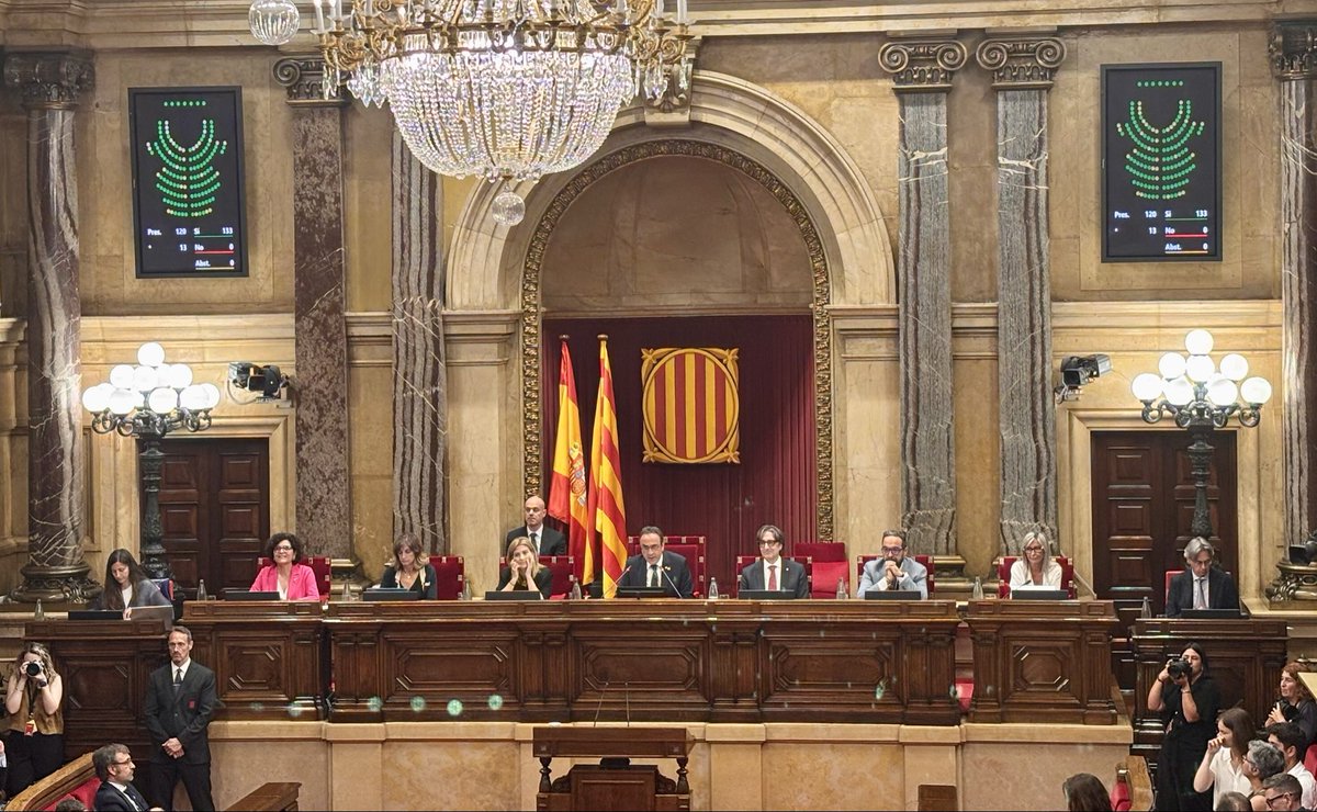 francesc_bonnin's tweet photo. Aprovada per unanimitat la Llei per a l’erradicació de l’amiant a Catalunya. https://t.co/30AngkvDkR