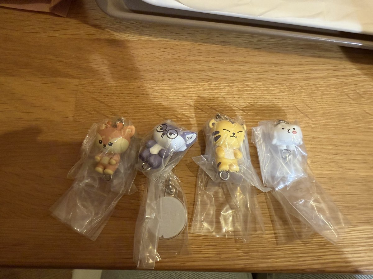 usa2525__'s tweet photo. @cdlmx2 リプ失礼します。
スンチョルジョンハンとホシウジ🦀交換希望ですが可能でしょうか？ https://t.co/tLtKwWWztj