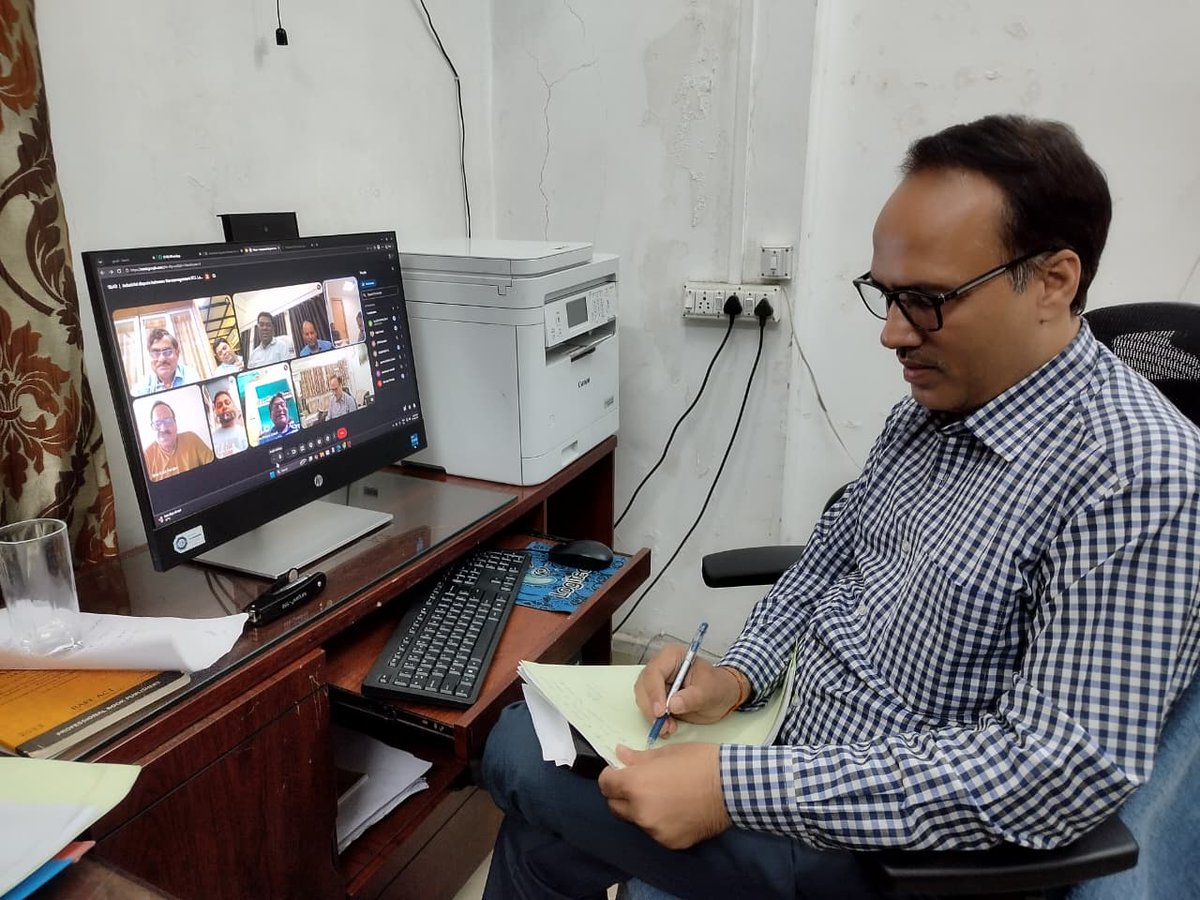 dyclcpatna's tweet photo. आज दिनांक 17.06.2026 को  कोलियरी मजदूर कांग्रेस द्वारा औद्योगिक संबंध संहिता के अंतर्गत राजमहल क्षेत्र, ई0सी0एल0 द्वारा एच0पी0सी0 वेज भुगतान नहीं करने के विरुद्ध  एक नोटिस दिया गया था जिसपर श्री सचिन कुमार, उप मुख्य श्रमायुक्त (के0), पटना द्वारा दोनों पक्षों के साथ सौहार्दपूर्ण https://t.co/I9JJb1Awje