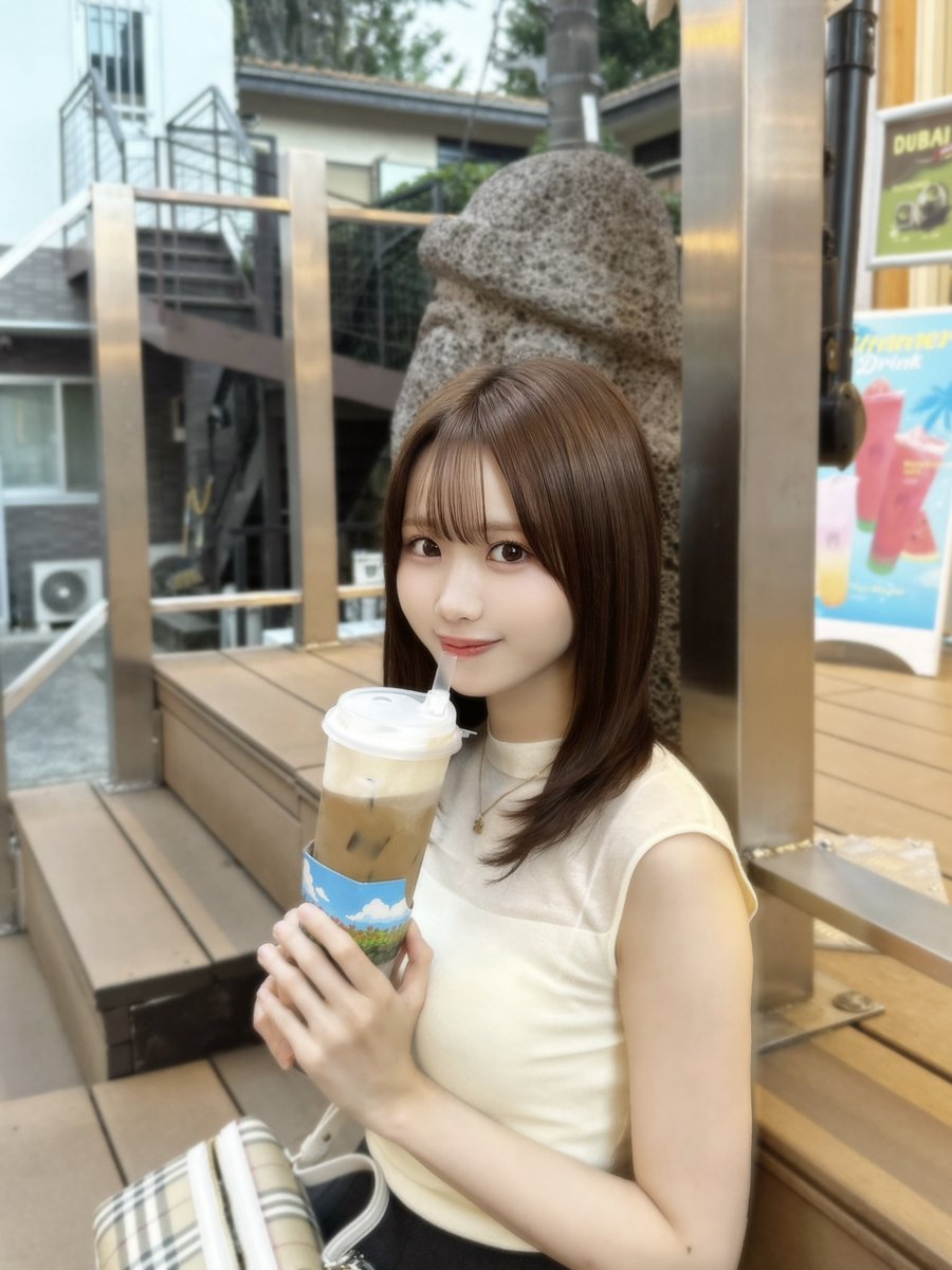 maid_dechi's tweet photo. 💛✖️🩶かわいい🎶 https://t.co/oeIFfCzMdU