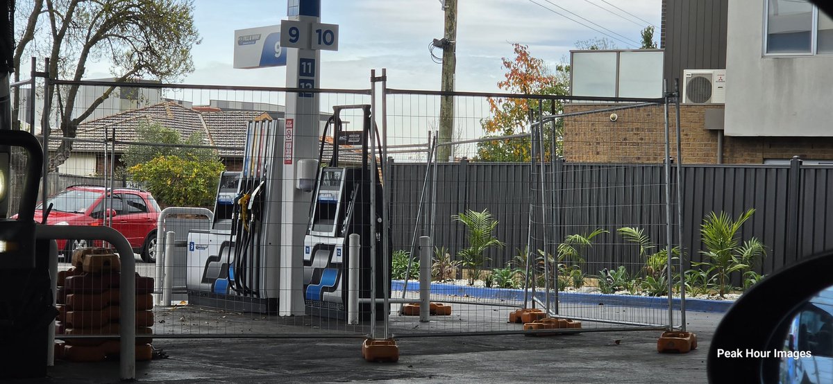 MurraySchoorman's tweet photo. Pump works are currently underway at the site. Longer than normal delays are to be expected. https://t.co/uhRzYOmAWO