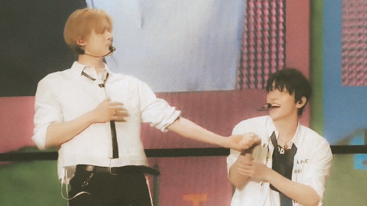 yeonbindiary's tweet photo. let me tell you i love you https://t.co/3wfpktw5AJ