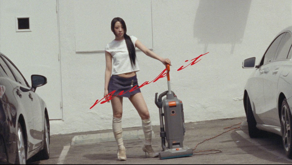 _PAIXPERMIL's tweet photo. Yves의 ‘Break it (feat.Lexie Liu)’ 뮤직비디오를 PAIX PER MIL 유튜브 채널을 통해 만나보세요.

Check out the Official MV for ‘Break it (feat.Lexie Liu)’ by Yves at the PAIX PER MIL YouTube channel.

🔗 https://t.co/hGxC9QlCKS

#Yves https://t.co/UYUgA3gp81