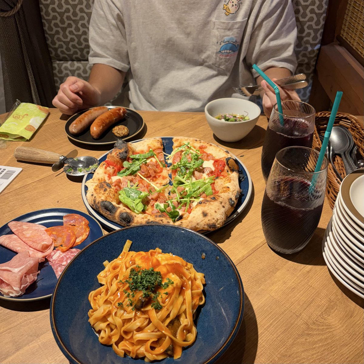 chii_ERn's tweet photo. ちょっと前だけど、誕生日でした🎂
夫とピソラ行って、ケーキも食べた😊🍴 https://t.co/qNx61KpybU