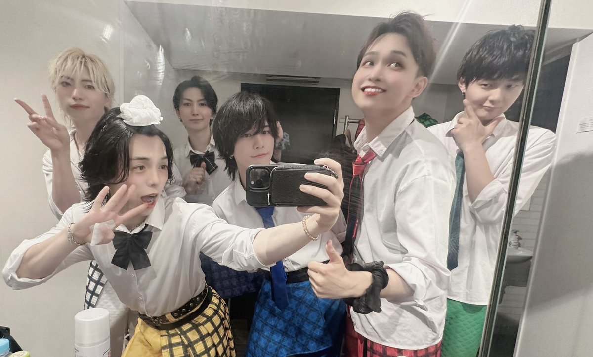 2kasa_TYRIZ's tweet photo. 吉君誕生日おめでとうございます🎉🎁

応援してくれてるみんなと祝えて嬉しい1日になりました♪
ぽんぽつと渋谷どちらも来てくれて本当にありがとうございました！

22日幕張でお待ちしてます！
また元気な姿で会いましょうね♪ https://t.co/6dZThIHjDs