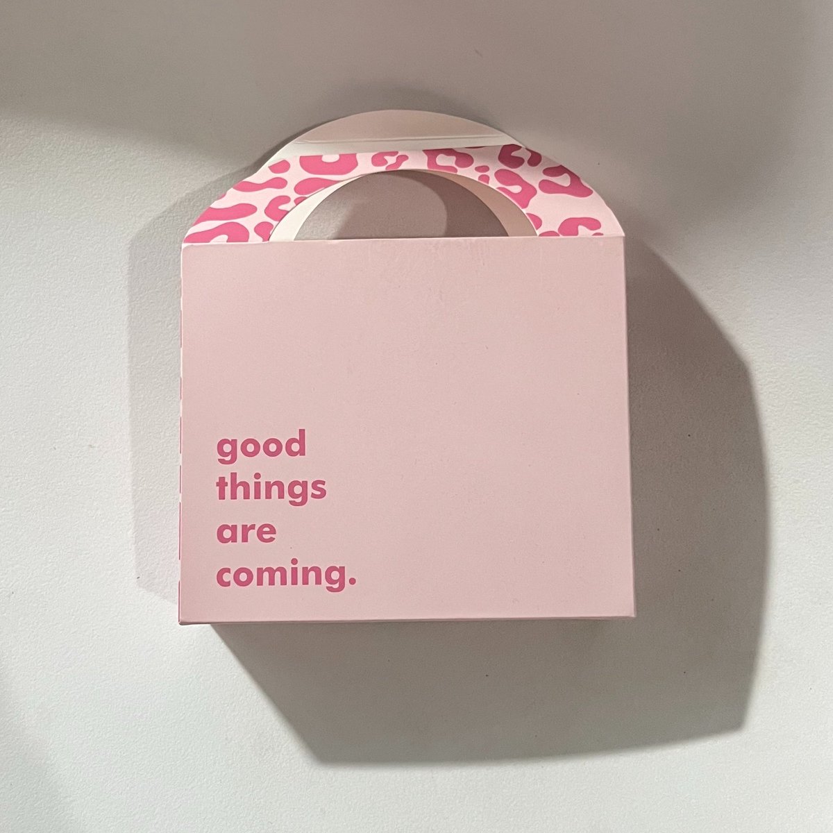 sekarrhmp's tweet photo. GEMEC BGTTT dompet aku 😭💓 dan ternyata muat banyak walaupun ukurannya kecil. https://t.co/g345tHpMKZ