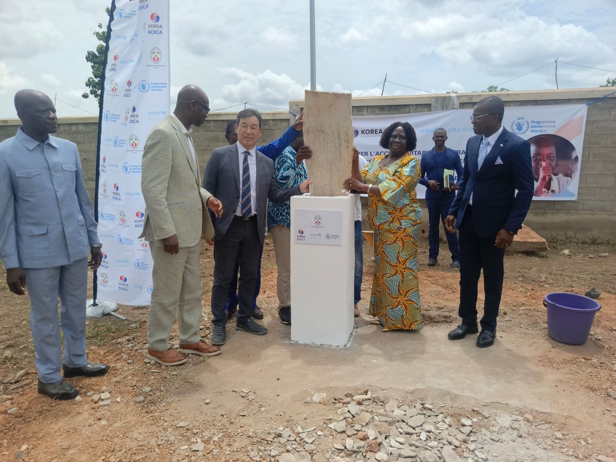 CIPLEV_TOGO's tweet photo. UN NOUVEAU FORAGE POUR RENFORCER LA RESILIENCE DES COMMUNAUTES DE DANKPEN ET DE LA KERAN.

Lire l'article 👇🏾 
https://t.co/KD00G2zeup https://t.co/L2u9G2dRFi
