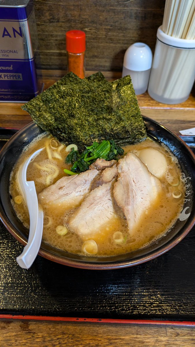 hiwpXvddcHvUtZP's tweet photo. はち　上田市
豚骨醤油らぁめん中盛＋マル得トッピング
暑かったし、つけ麺にしようか迷ったけどやっぱりこれが食べたくなっちゃうんだな〜
おいしかったです https://t.co/gPmAJHLtau