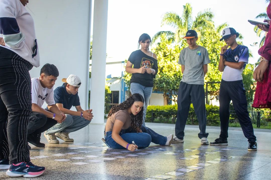 iunav's tweet photo. Estaciones listas y equipos armados⚡️🔥

La Sociedad de Jóvenes se activó en el Campamento de Verano #IUNAV. Jóvenes de distintos colegios se unieron para dar el 100% en equipo.

Lo más especial: cerramos con una emotiva fogata bajo las estrellas y celebramos con alegría el bautismo de tres jóvenes que entregaron sus vidas a Dios. 🕊️✨ ¡El campamento transforma vidas! #Bautismo